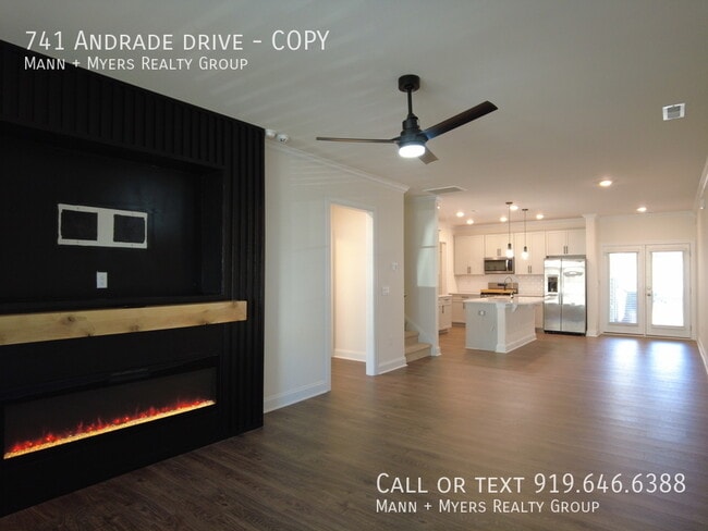 Foto del edificio - 741 Andrade Dr