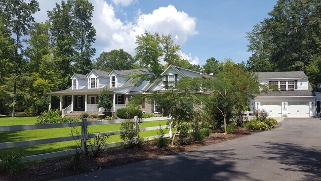 Foto del edificio - 3512 Douglas Rd