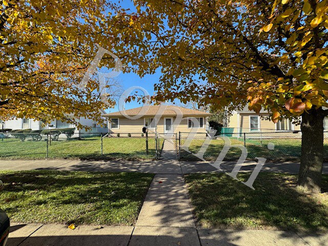 Front - 7530 Chestnut Ave