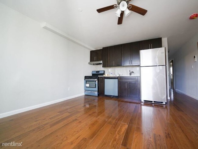 Foto del edificio - 21-38-38 38th St