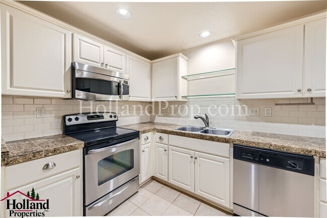 Building Photo - Gorgeous House in Very Nice Location!!! **...