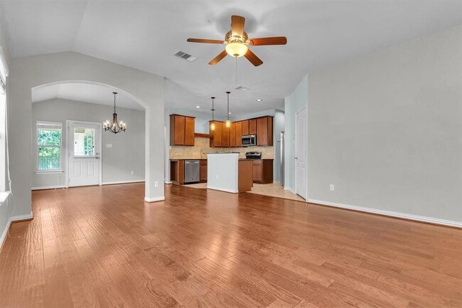 Foto del edificio - 204 Chickadee Ln