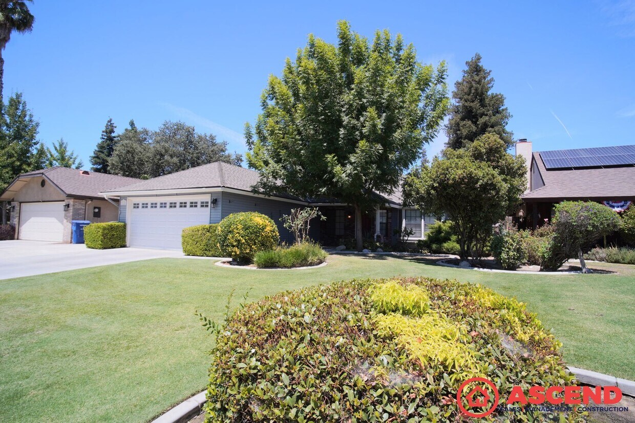 Foto principal - Remarkable Home Near Old River and White Ln!