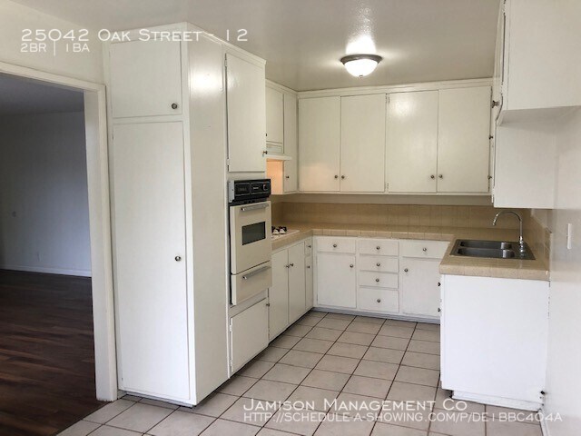 Foto del edificio - 25042 Oak St