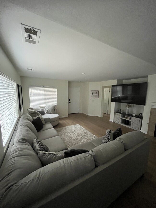Living room - 10976 Remington St