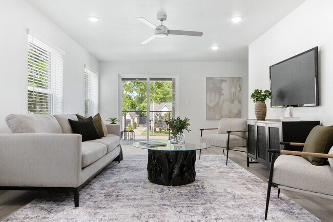 Foto del edificio - ** MOVE IN SUMMER 6/28/2028 **  4 Bedroom 4.5 Bathroom Very Short walk to TCU campus