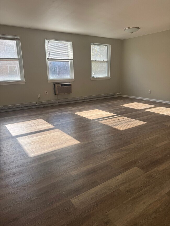 Foto del edificio - 13797 Cedar Rd