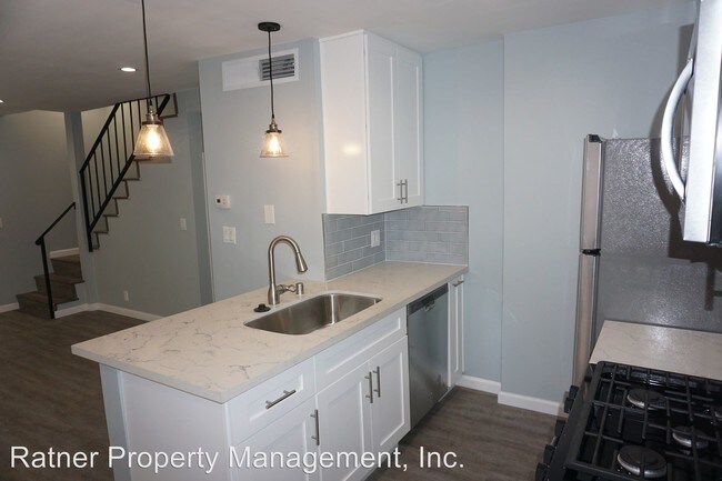 Building Photo - 1452 S Canfield Ave