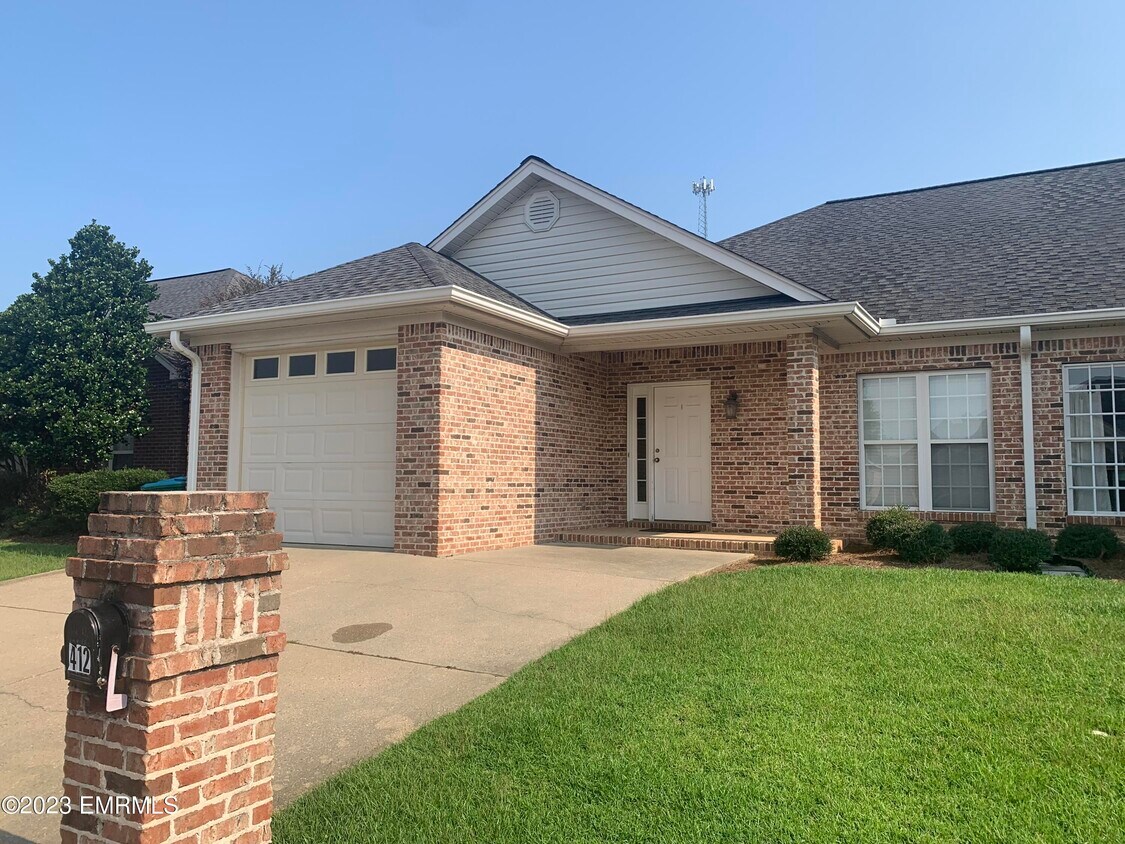 412 Makenzie Ln, Meridian, MS 39305 Apartment for Rent in Meridian