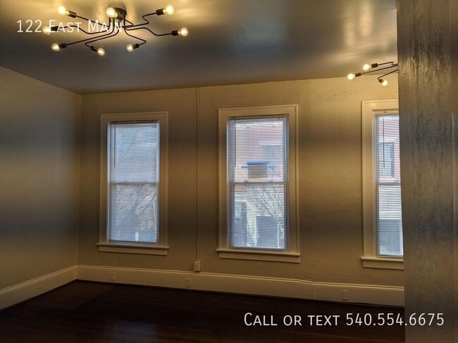 Building Photo - 122 East Main-