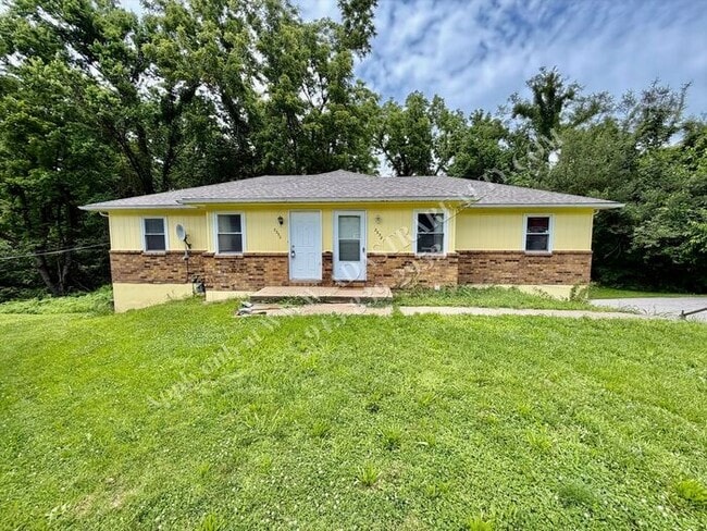 Building Photo - Beautiful 2 Bedroom Home in KCK-Available NOW!