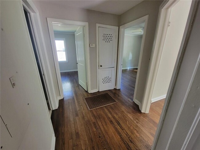 Foto del edificio - 1040 Shepherds Ln NE