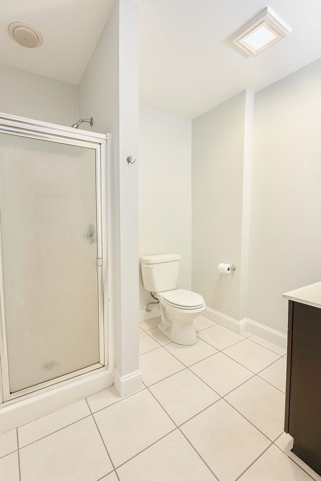 Building Photo - 10 Strathmore Rd