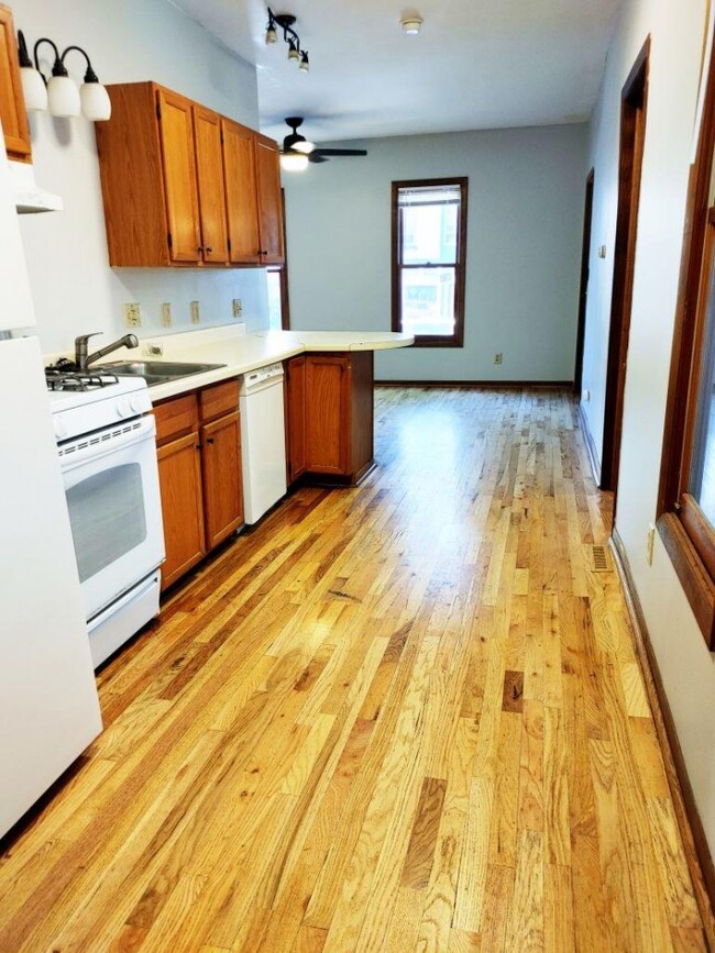 Foto del edificio - 816 E Johnson St