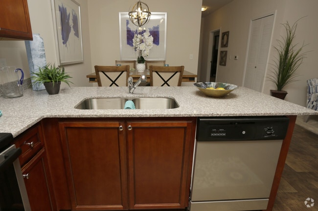 Interior Photo - Palisades at the Park