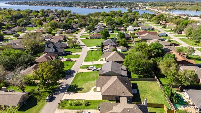 Foto del edificio - 12738 Lake Conroe Hills Dr
