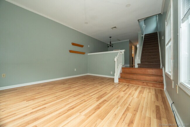 Foto del edificio - 74 Rising Trail Dr