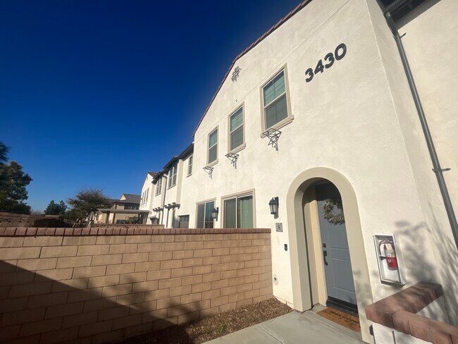Building Photo - 3430 E Santa Clara Ln