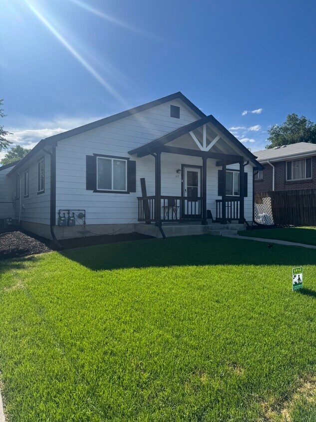 Primary Photo - Charming 3 beds 2 baths in Denver!