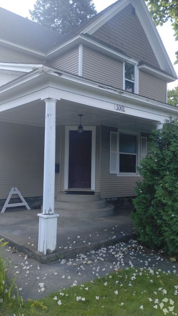 Building Photo - 1001 S Cass St