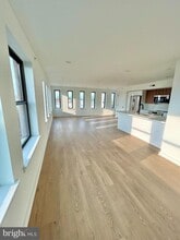 Building Photo - 642 Moore St