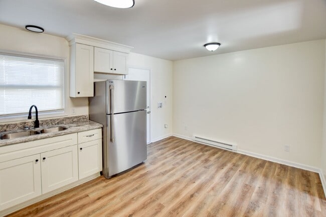 Building Photo - 2625 Harvard Dr