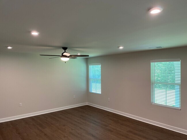 Foto del edificio - 3 Bedroom 2 Bathroom House In Hickman's Crossing