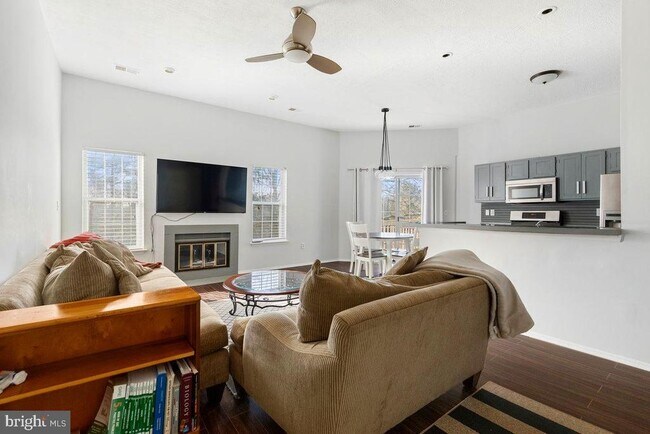 Foto del edificio - 5033 Beech Ct