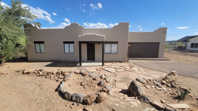 Building Photo - Charming 3BR House in Black Canyon City