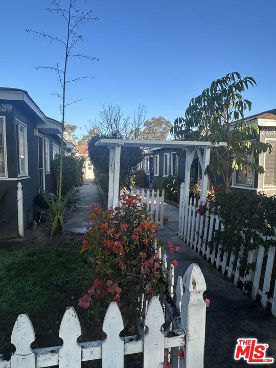 Foto del edificio - 2439 Oak St
