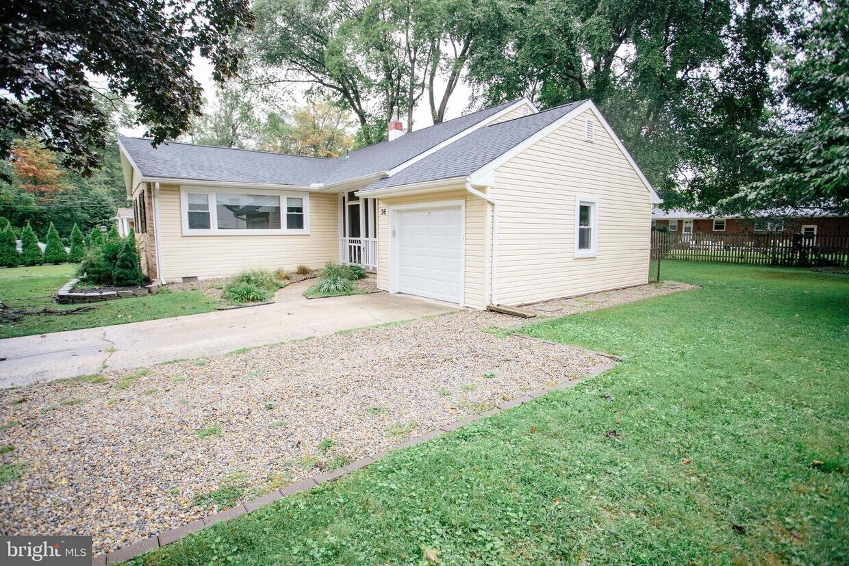 Foto principal - 36 Delwood Rd