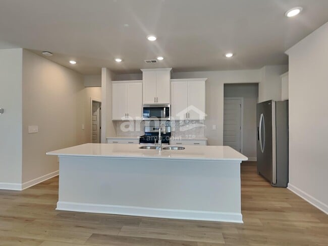 Foto del edificio - 548 Crowder Pl