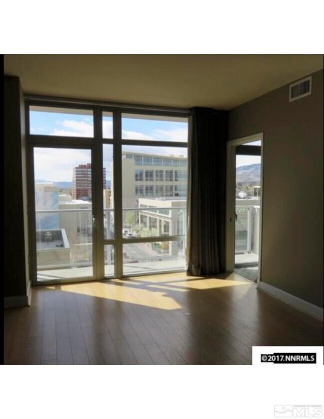 Foto del edificio - 50 N Sierra St