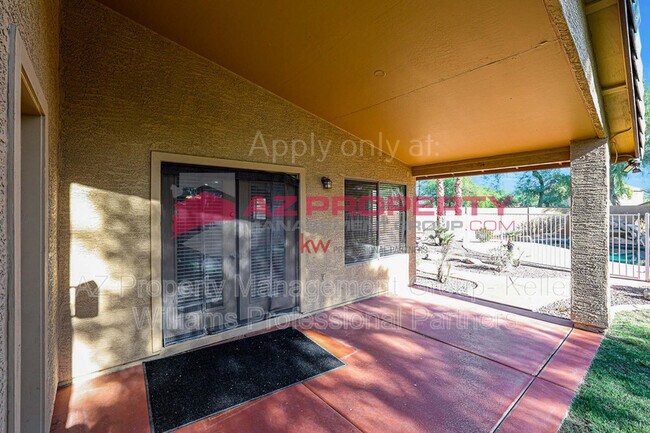 Building Photo - 705 N 167th Dr