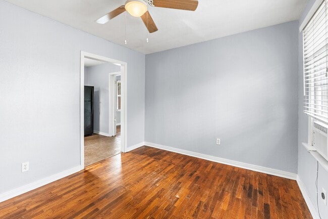 Foto del edificio - 319 Moody St