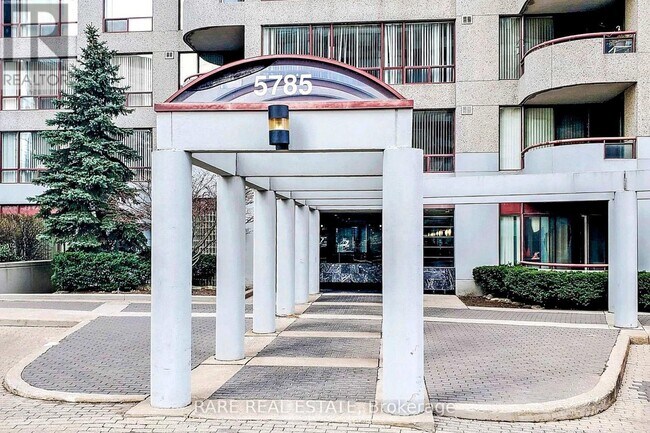 Photo du bâtiment - 5785 Yonge St