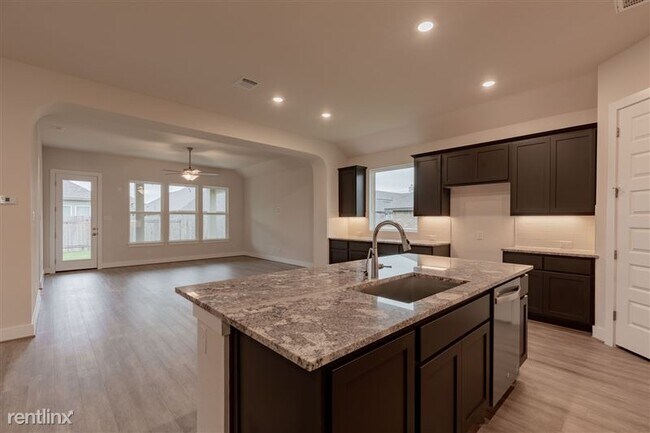 Foto del edificio - 3804 Sandhill Crane Dr