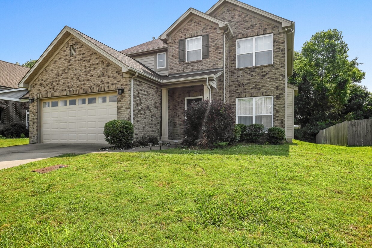 Building Photo - 4208 Longfellow Dr