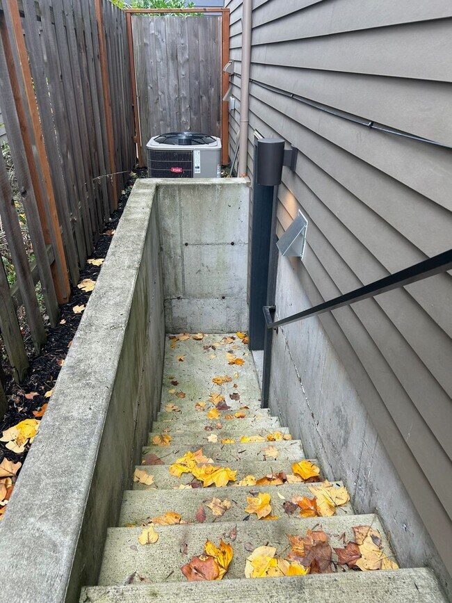 Foto del edificio - Gorgeous, Newer Construction Studio in Highly Desired University Park Neighborhood