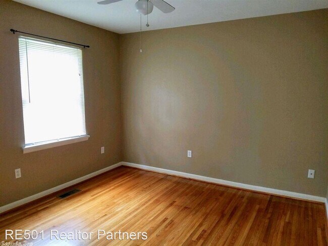 Building Photo - 3 br, 1 bath House - 3735 Loch Lane