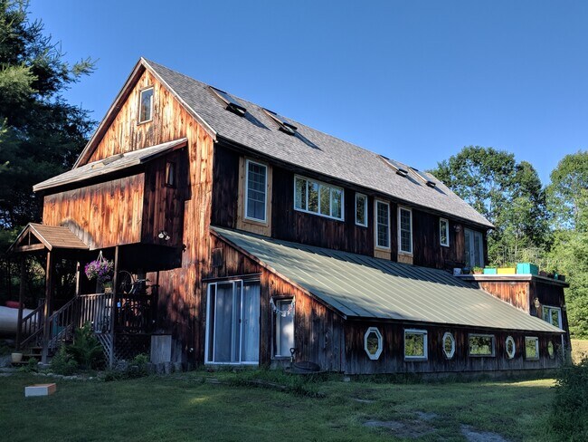 Building Photo - 35 French Farm Rd