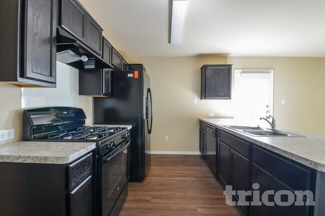 Building Photo - 9735 Marbach Gdn