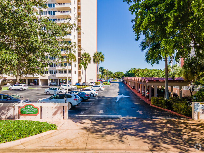 Building Photo - Coral Ridge Towers