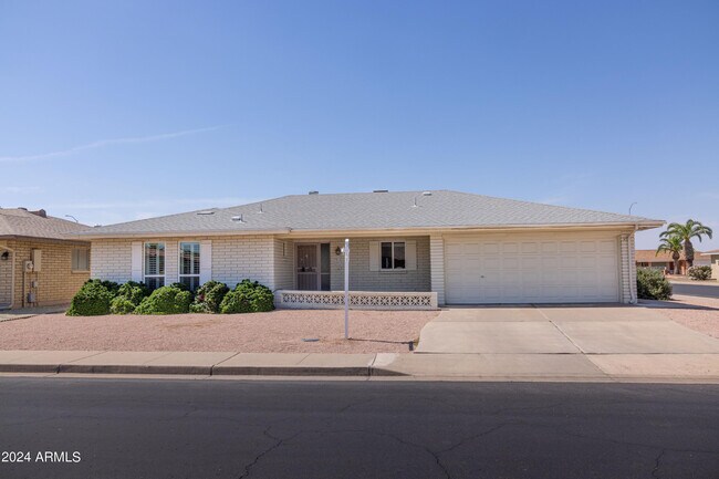Building Photo - 4613 E Escondido Ave