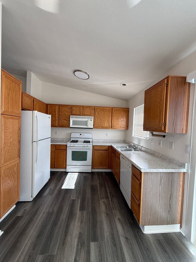 Foto del edificio - Updated 3-Bedroom Home with RV Parking – Sun Valley, NV