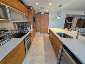 Foto principal - 5875 Collins Ave