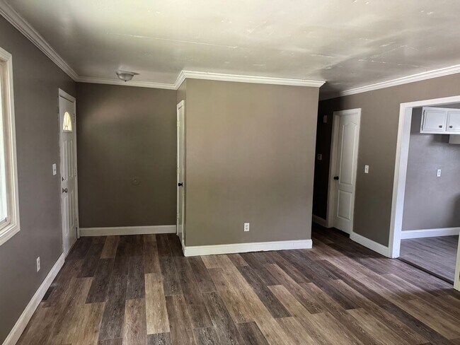 Foto del edificio - 2 Bedroom | 1 bath - Remodeled Unit Locate...