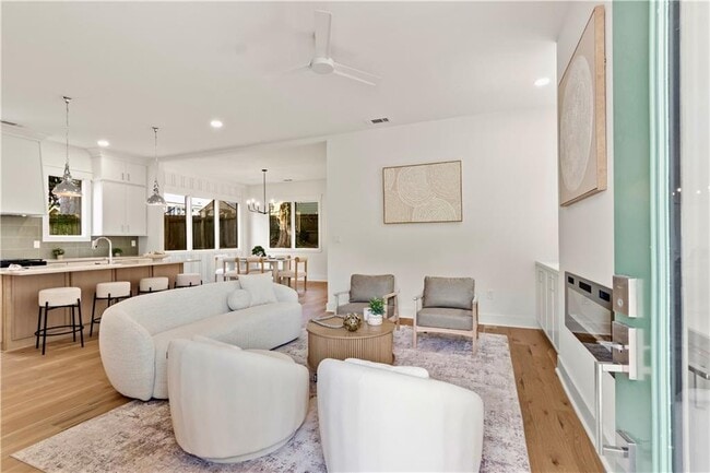 Foto del edificio - 205 Whitefoord Ave NE