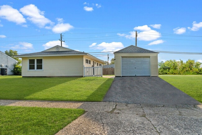 Photo - 38 Indian Creek Dr House