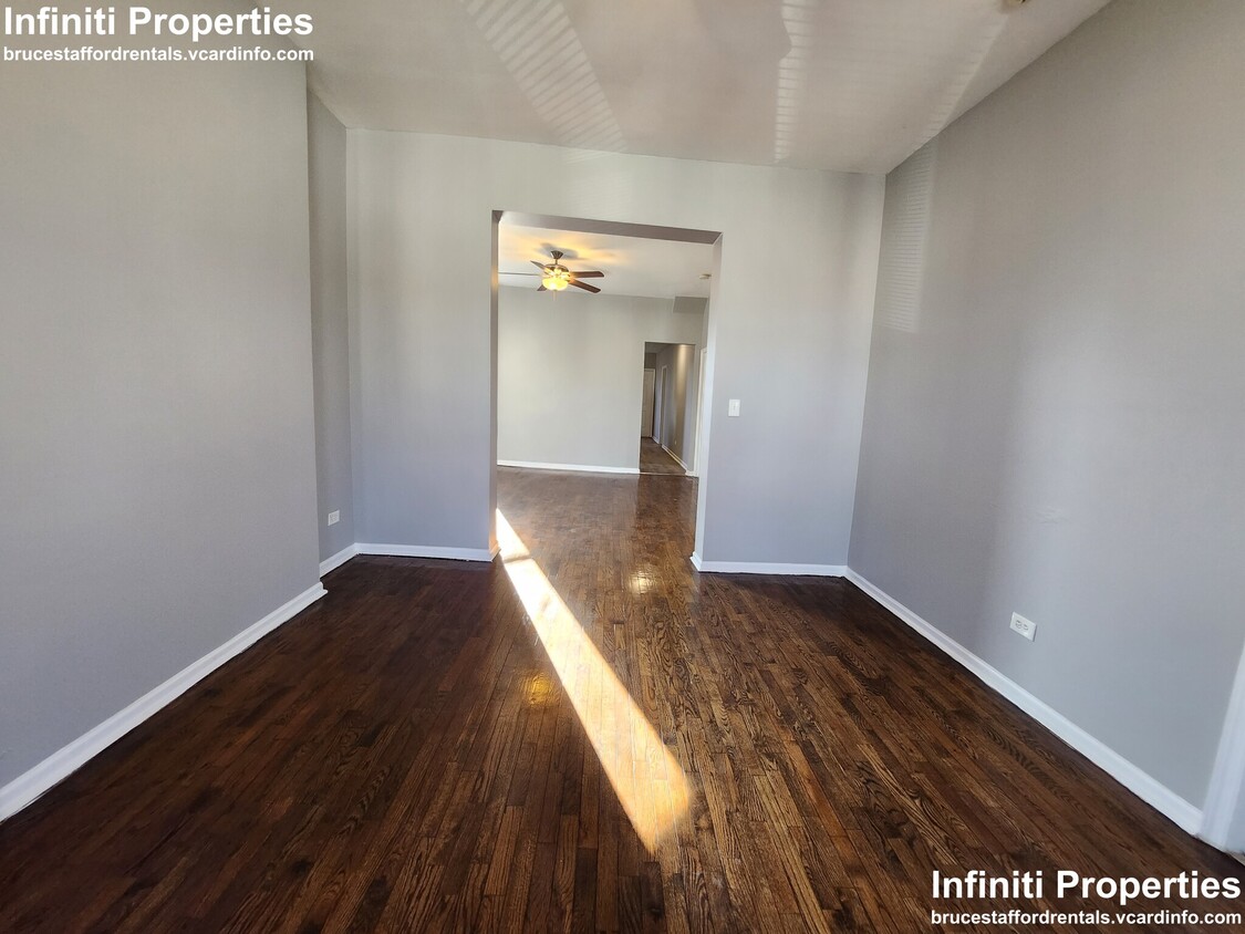 Foto principal - 7314 S Kenwood Ave